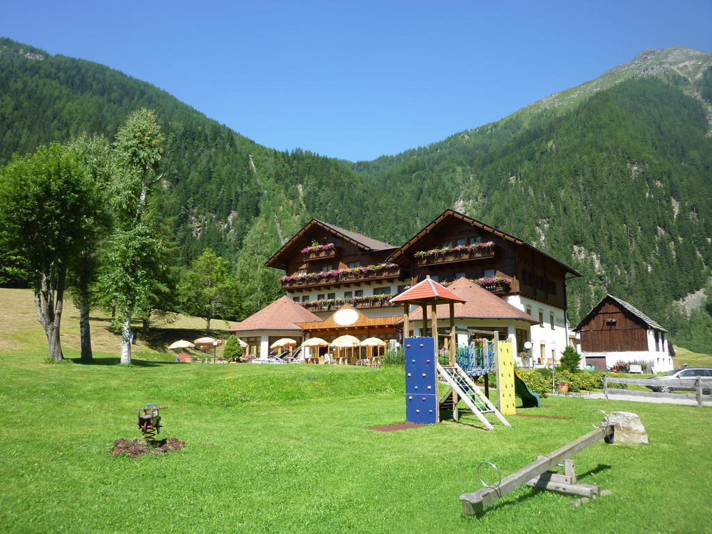 Alpenhotel Badmeister Flattach Εξωτερικό φωτογραφία