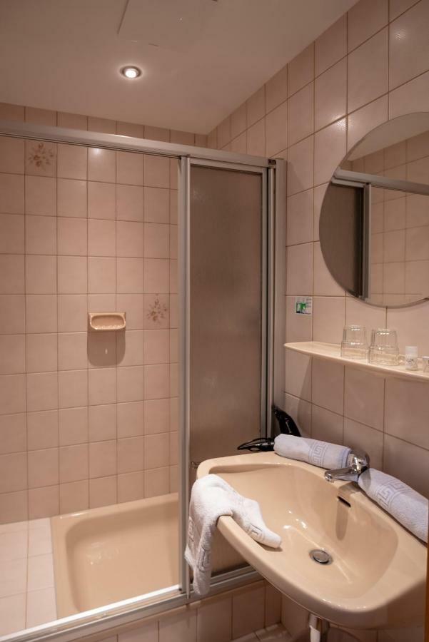 Alpenhotel Badmeister Flattach Εξωτερικό φωτογραφία